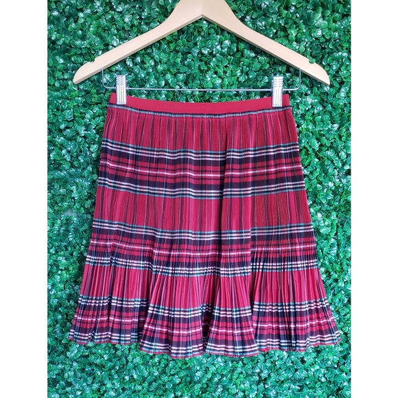 20. J.Crew Pleated taffeta skirt in Good Tidings plaid - Picture 4 of 8